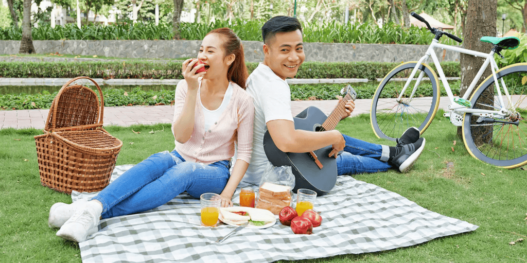 Makanan Sepiring Berdua: Rekomendasi Menu untuk Piknik Romantis